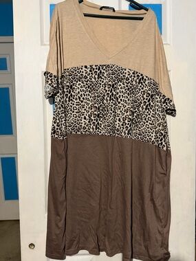 BloomChic V-Neck dress in Light Beige